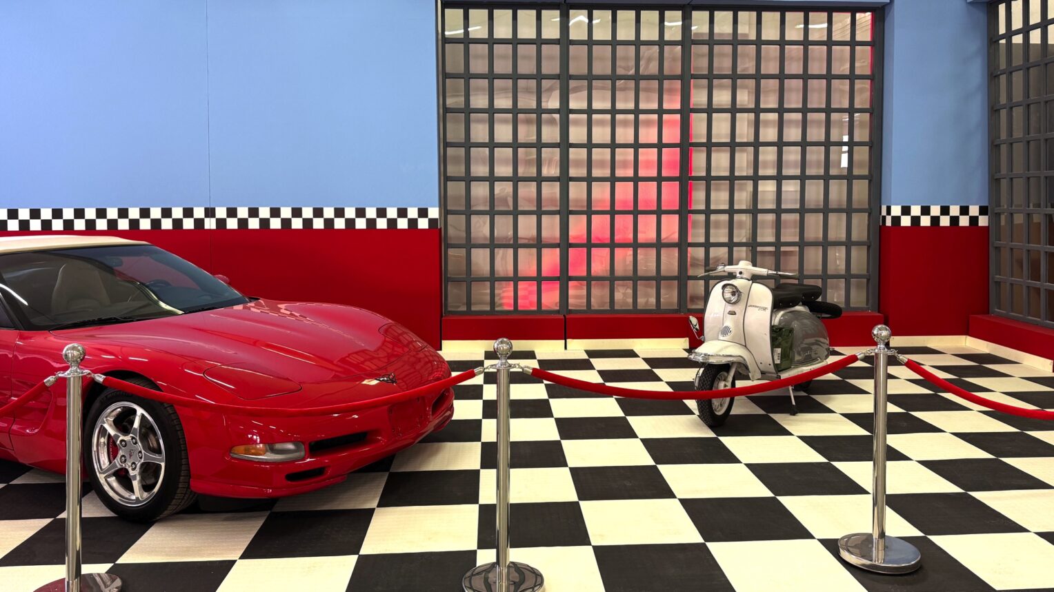 Joey's_HANGAR_auto Joey's_HANGAR_auto